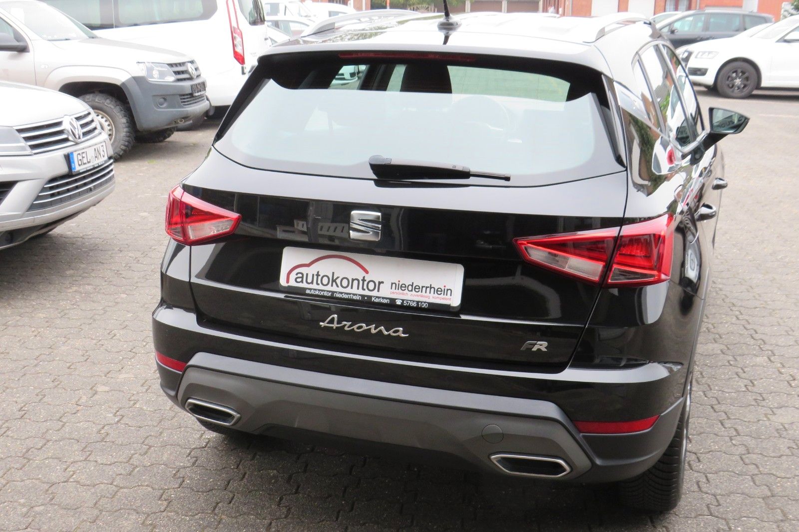 Fahrzeugabbildung SEAT Arona FR DSG NAVI SITZH. KAMERA ACC ASSISTENT-PA