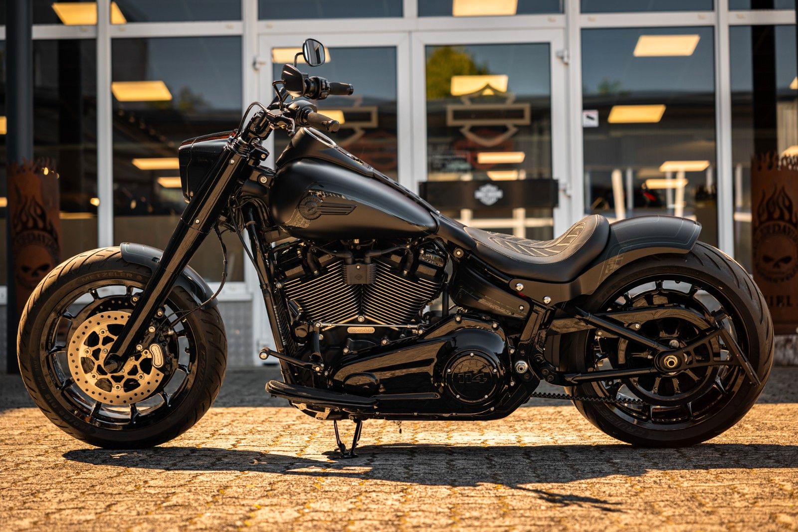 Fahrzeugabbildung Harley-Davidson DARK BOY 114 ci - FAT BOY FLFBS - JEKILL & HYDE