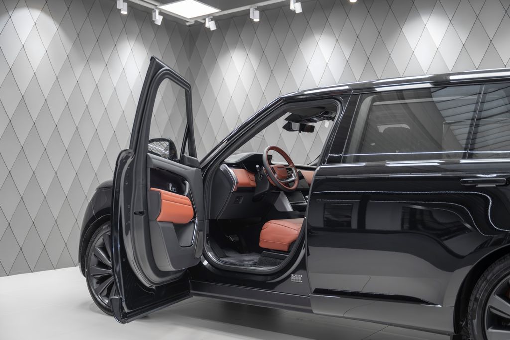 Range Rover P615 SV LWB 2026 BLACK/RED SUITE - Bild 13