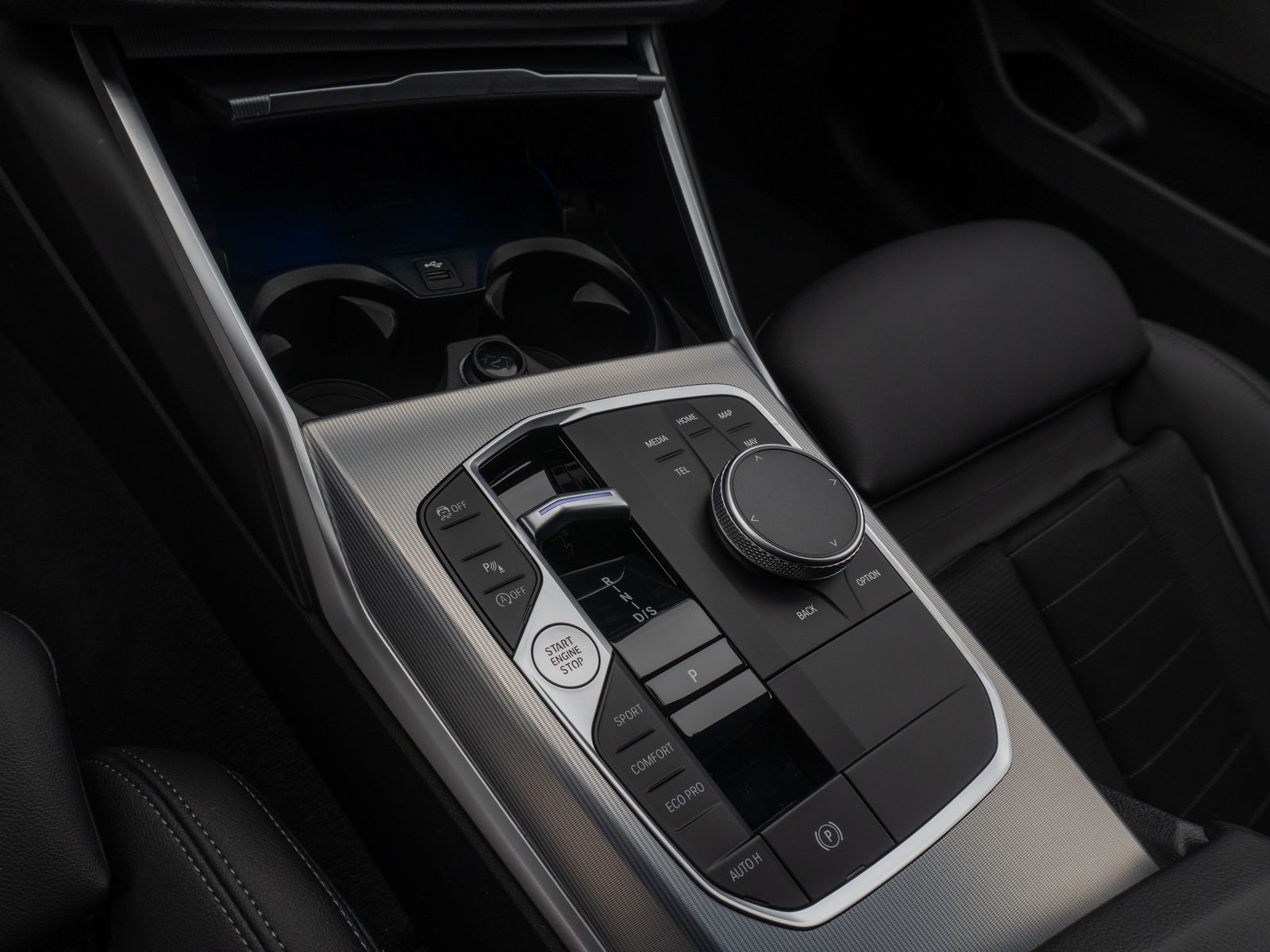 Fahrzeugabbildung BMW 330i xD Kamera HUD H/K ACC Komfort Alarm Sport