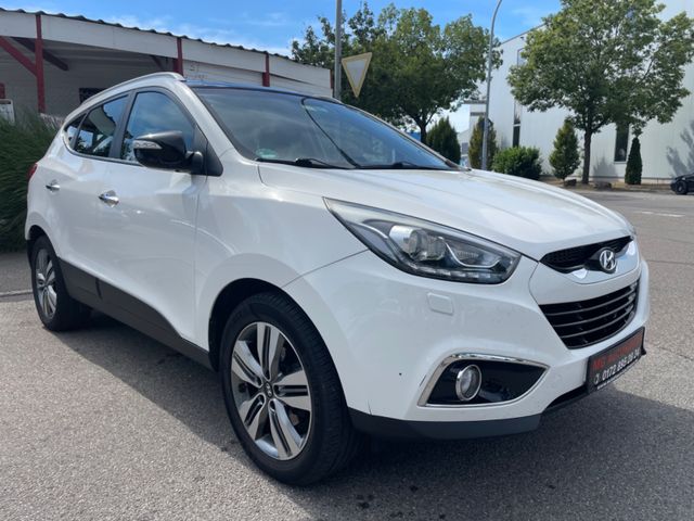 Hyundai ix35 2.0 CRDi 4WD Automatik *Pano *Kamera *Leder