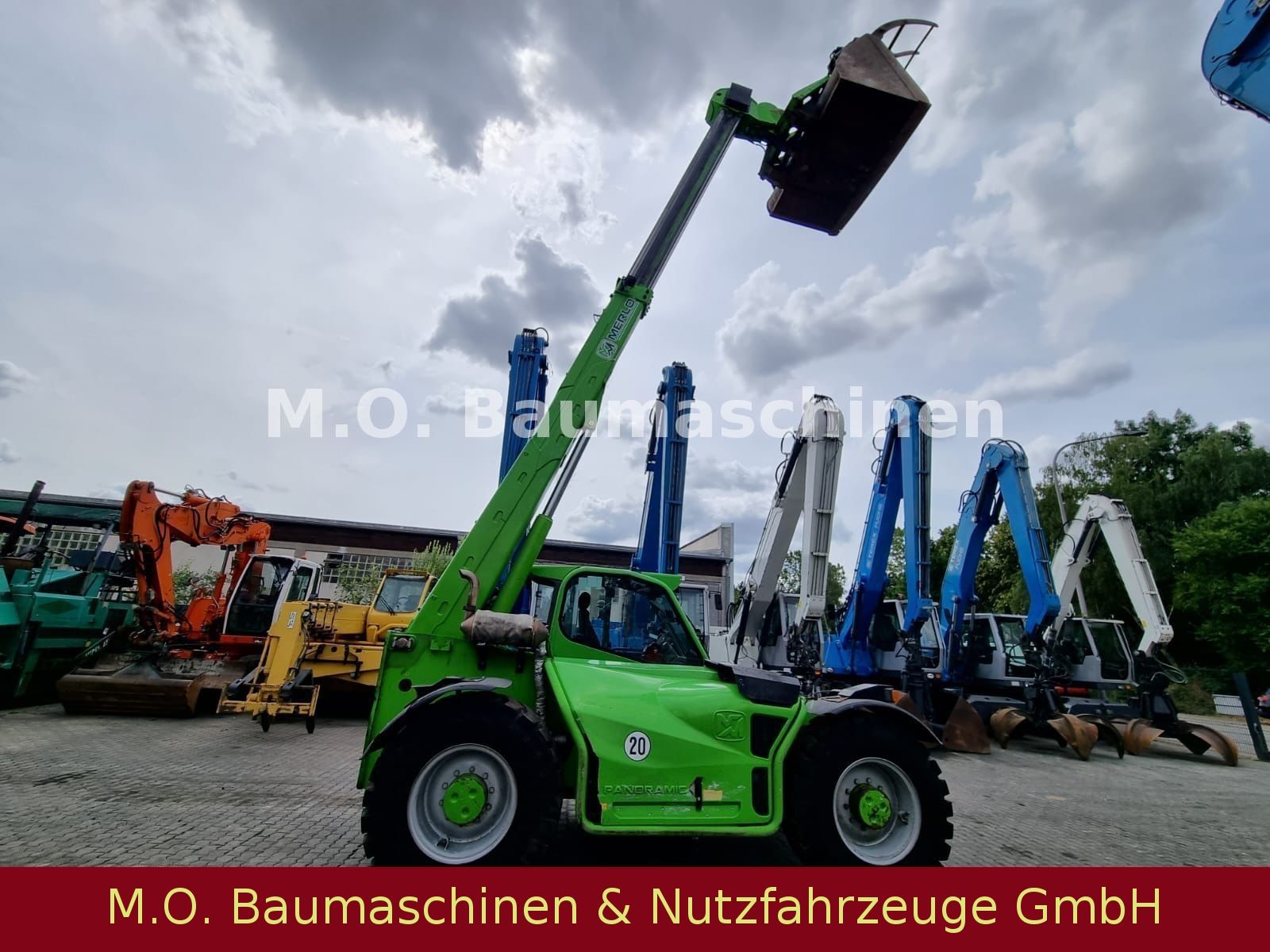 Fahrzeugabbildung Merlo P 55.9 CS / 9 m / 5,5 T/2m³ Mulchgreiferschaufel