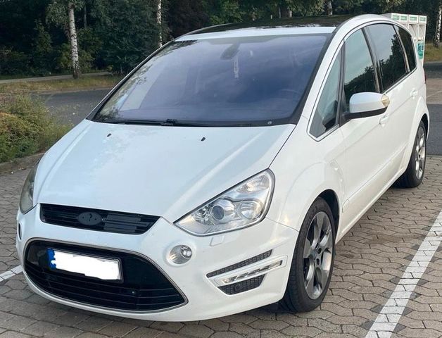 Ford S-Max 2.0 EcoBoost PowerShift Titaniu...