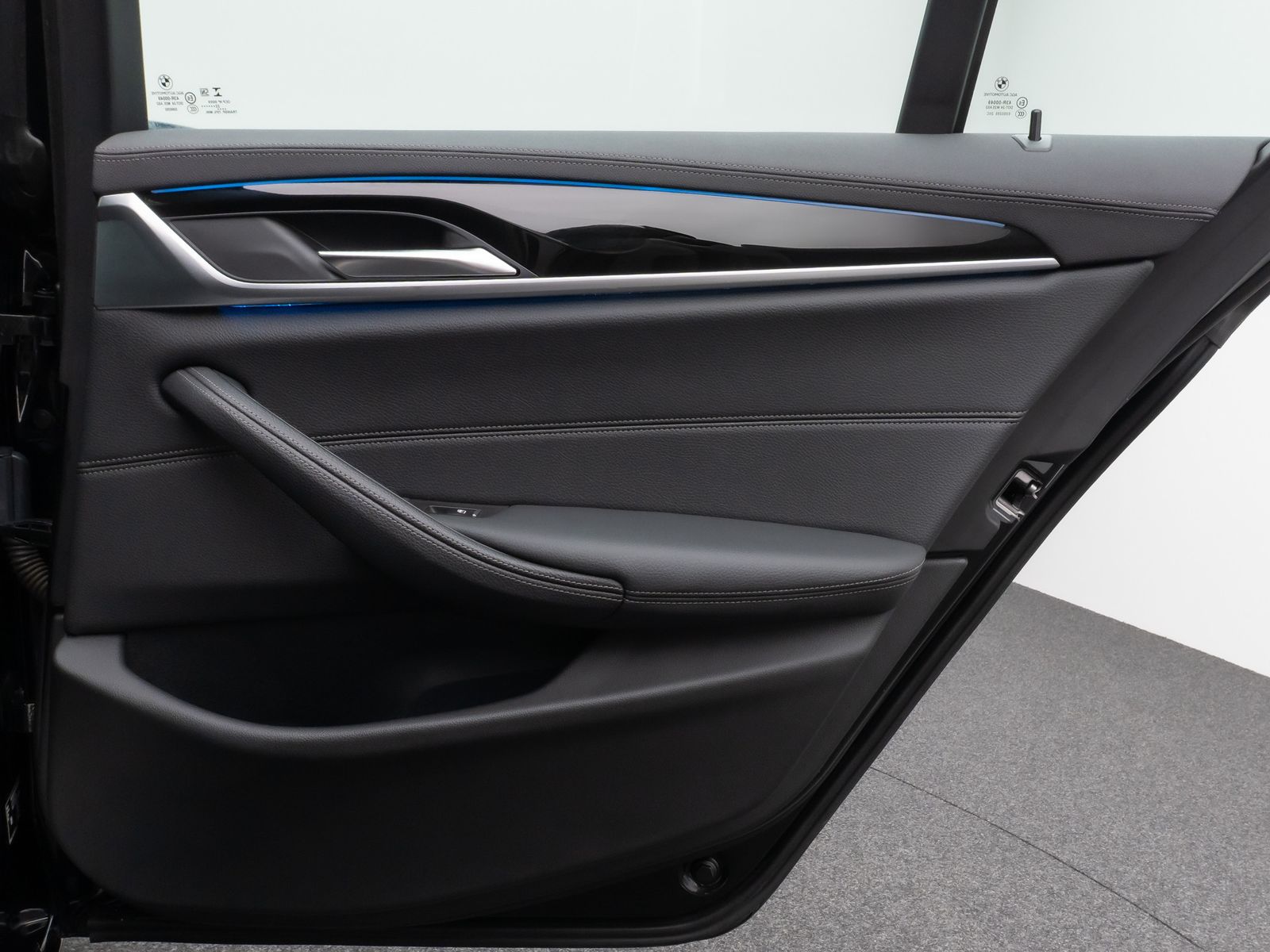 Fahrzeugabbildung BMW 530e Luxury Line Panorama Kamera HUD DAB 4xKlima