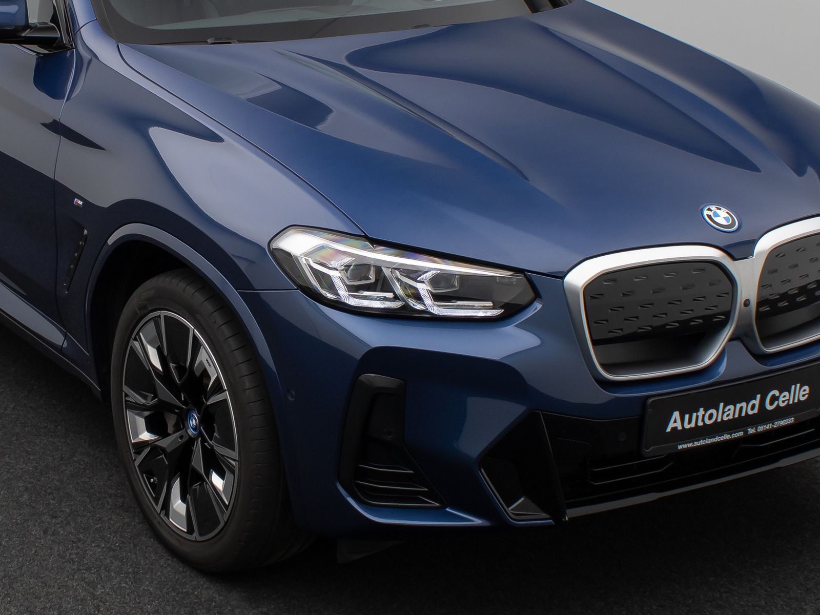 Fahrzeugabbildung BMW iX3 Impressive M Sport Panorama 360°HUD DAB H/K