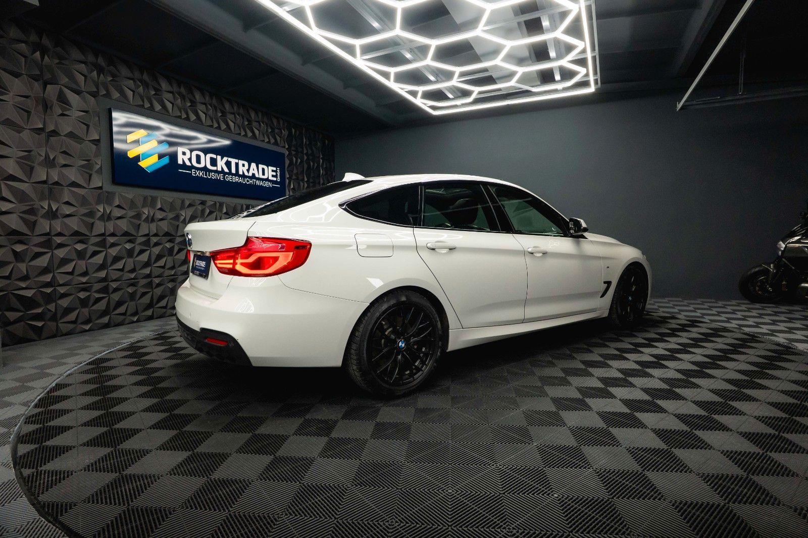 Fahrzeugabbildung BMW 330d Gran Turismo xDrive M Sport *ACC*Pano*LED*