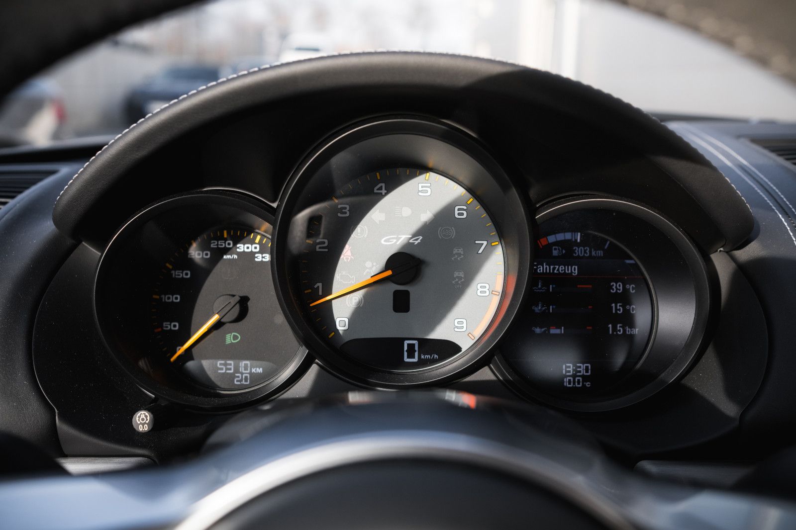 Fahrzeugabbildung Porsche Cayman GT4-Steuer ausw.-wenig KM-Approved