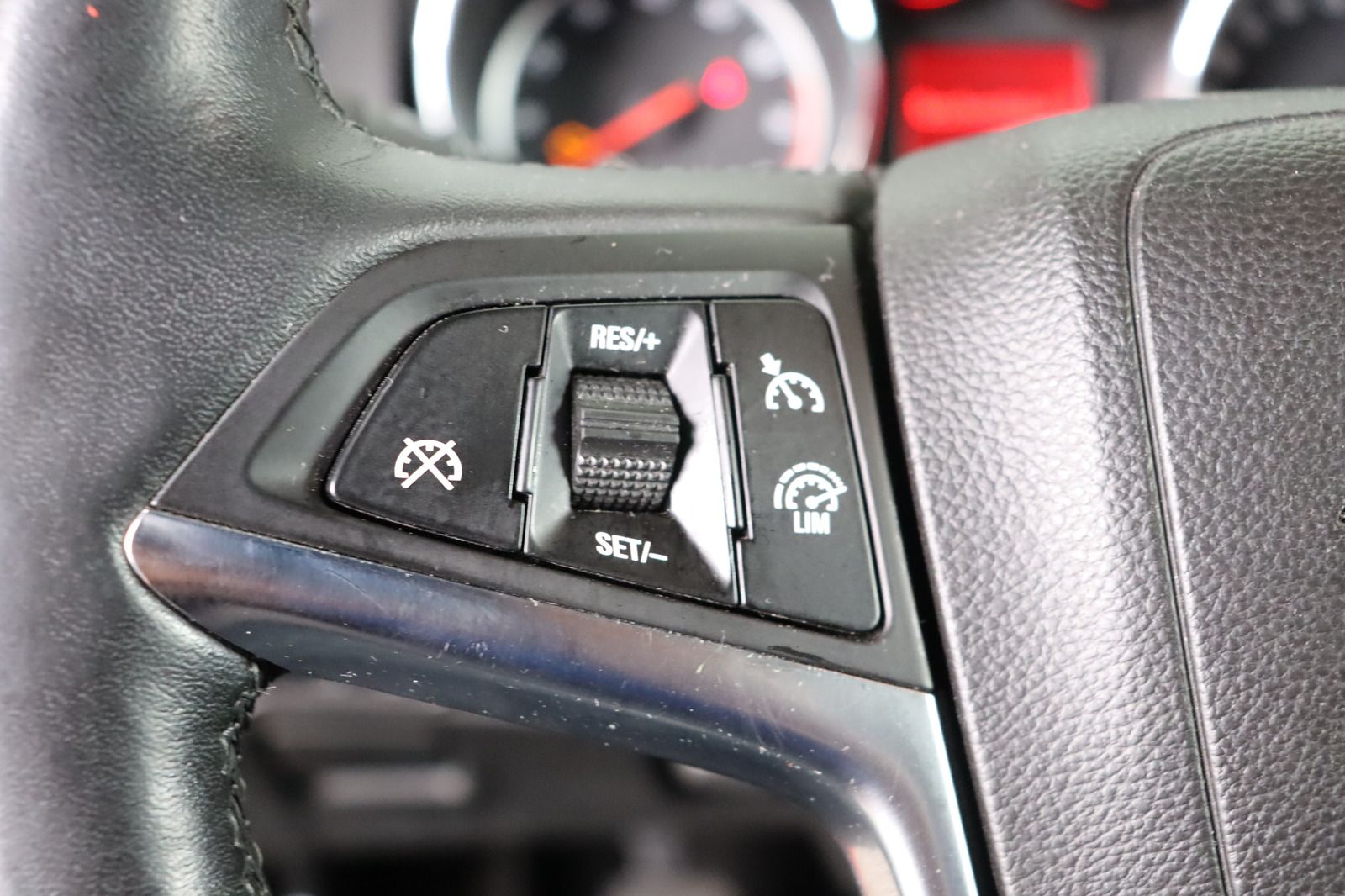 Fahrzeugabbildung Opel Astra 1.4 Turbo Edition * HU 02.2027 * AHK