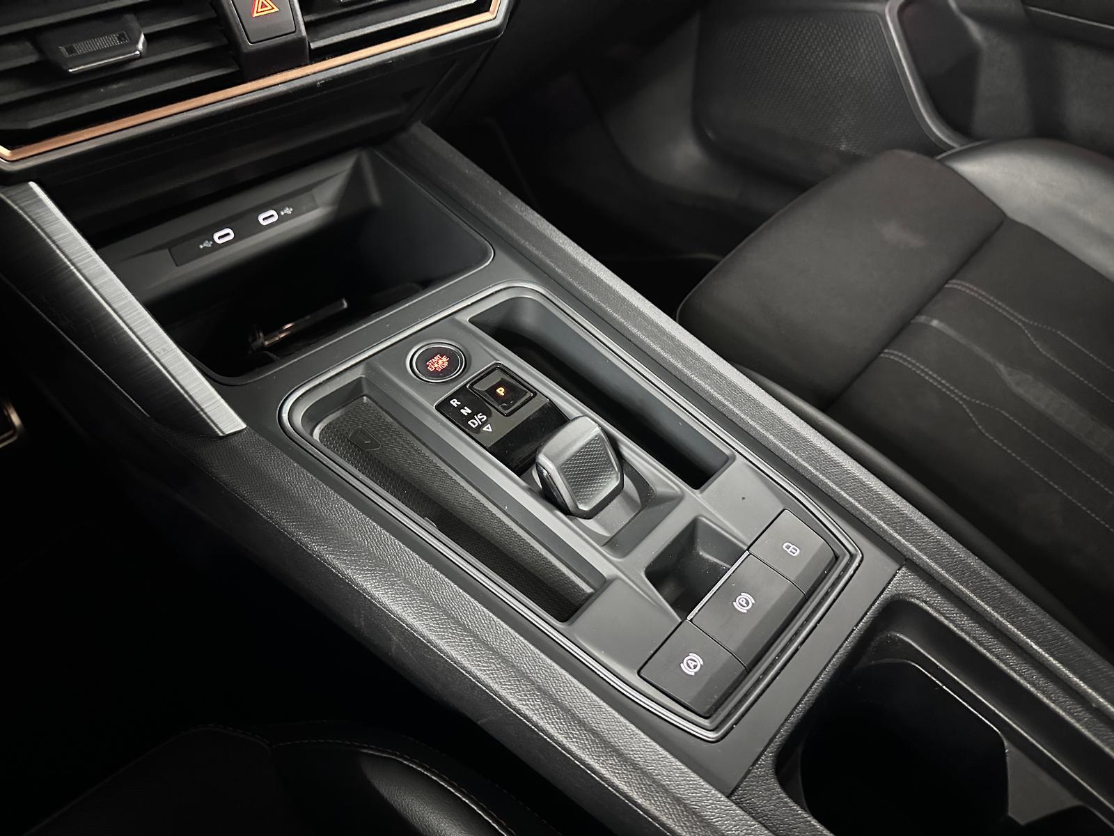 CUPRA LEON SPORTSTOURER E-HYBRID 204ch DSG - ATTELAGE PIVOTANT - COCKPIT NUMÉRIQUE - ACC - CAMÉRA DE RECUL - SIÈGES CHAUFFANTS