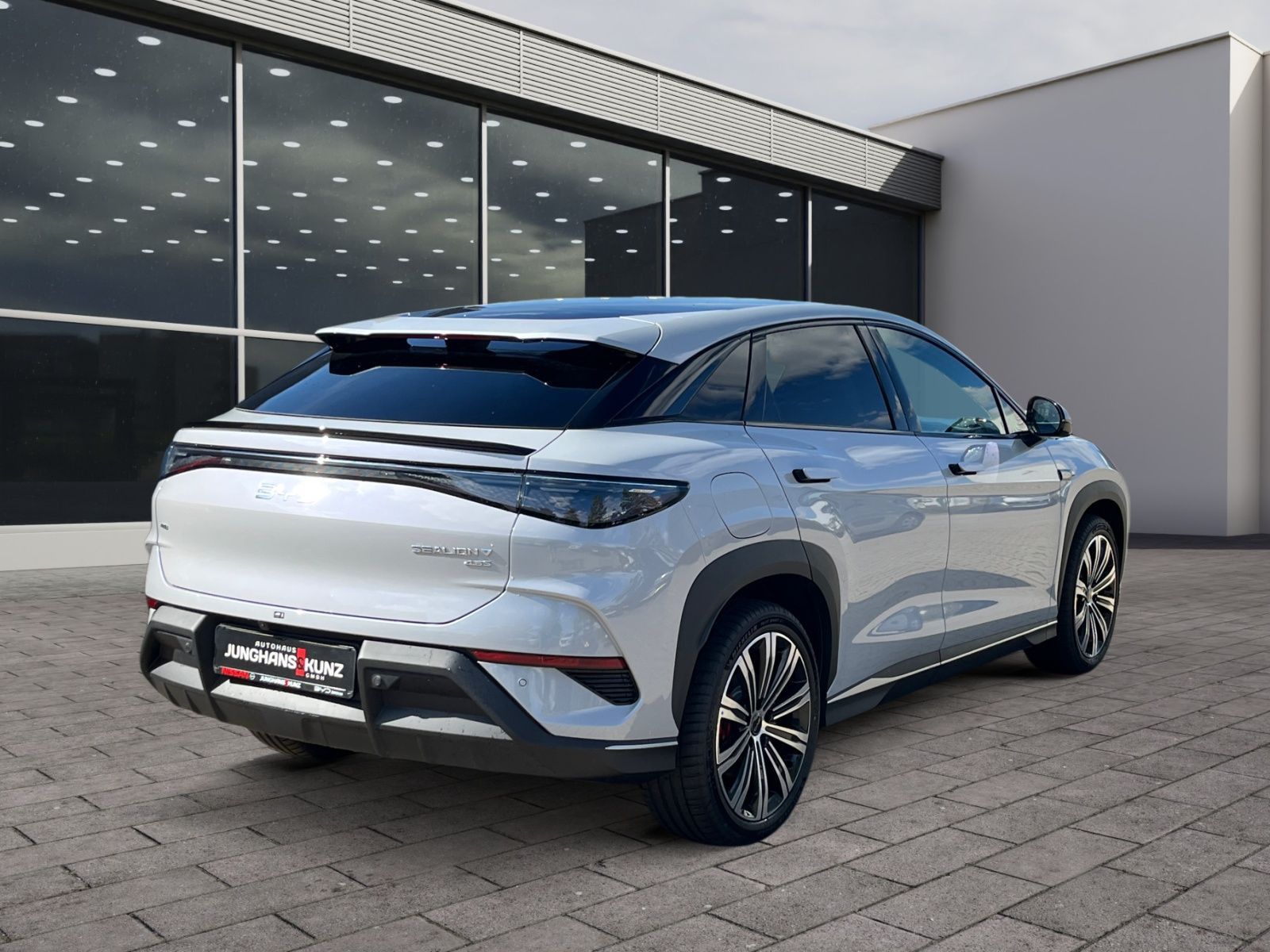 BYD SEALION 7