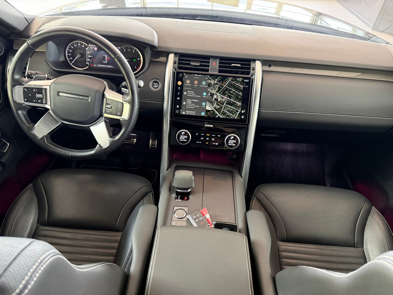 Fahrzeugabbildung Land Rover Discovery 5 R-Dynamic SE AWD/7-SITZER/360''KAM