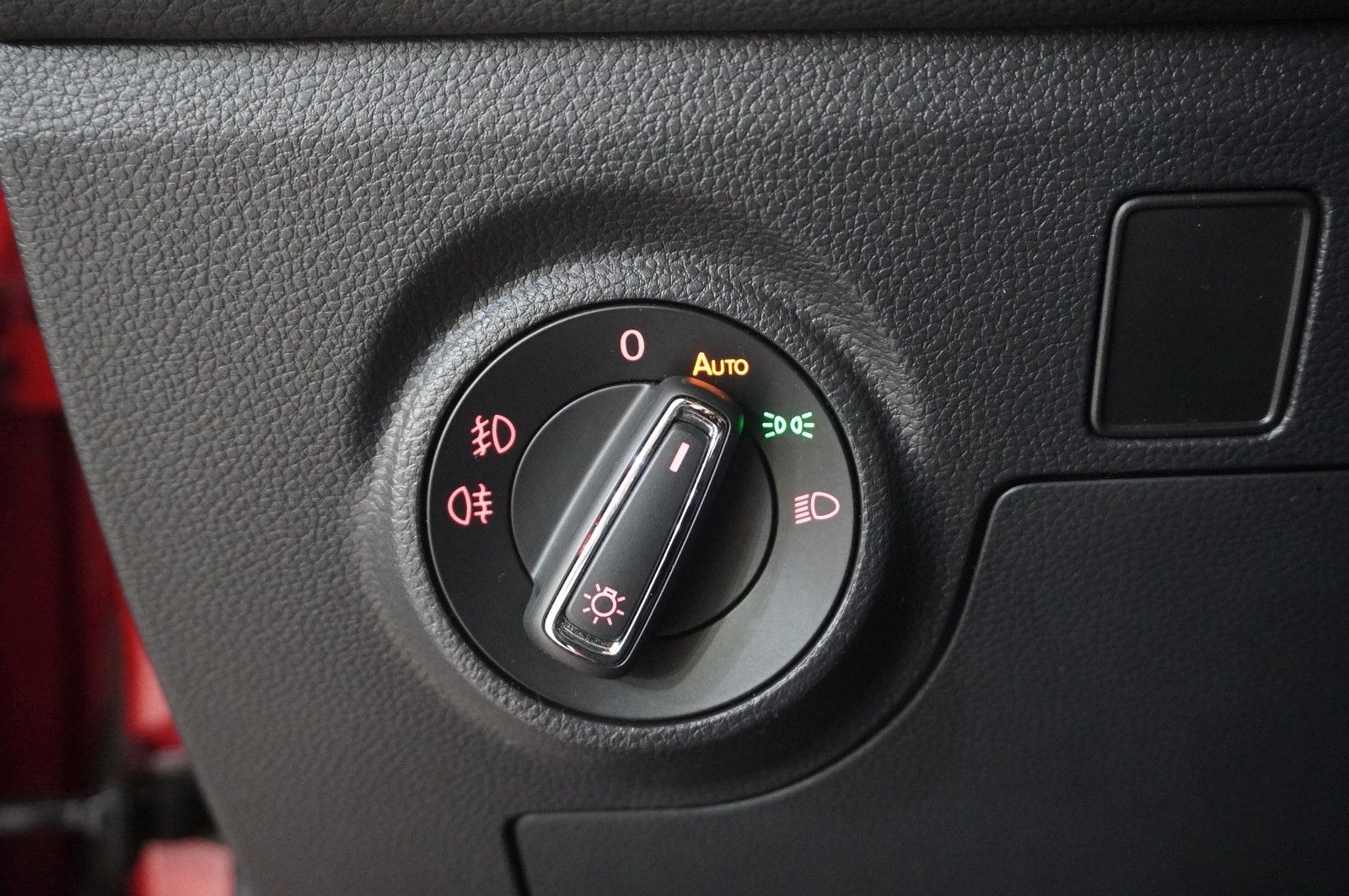 Fahrzeugabbildung SEAT Ibiza 1.0 TSI FR SPORT NAVI/LED/VIRTU./SHZ/TEMP.
