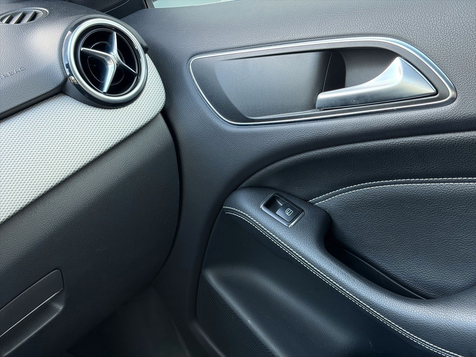 Fahrzeugabbildung Mercedes-Benz B 180 d*LED*SHZ*PDC*Kamera**