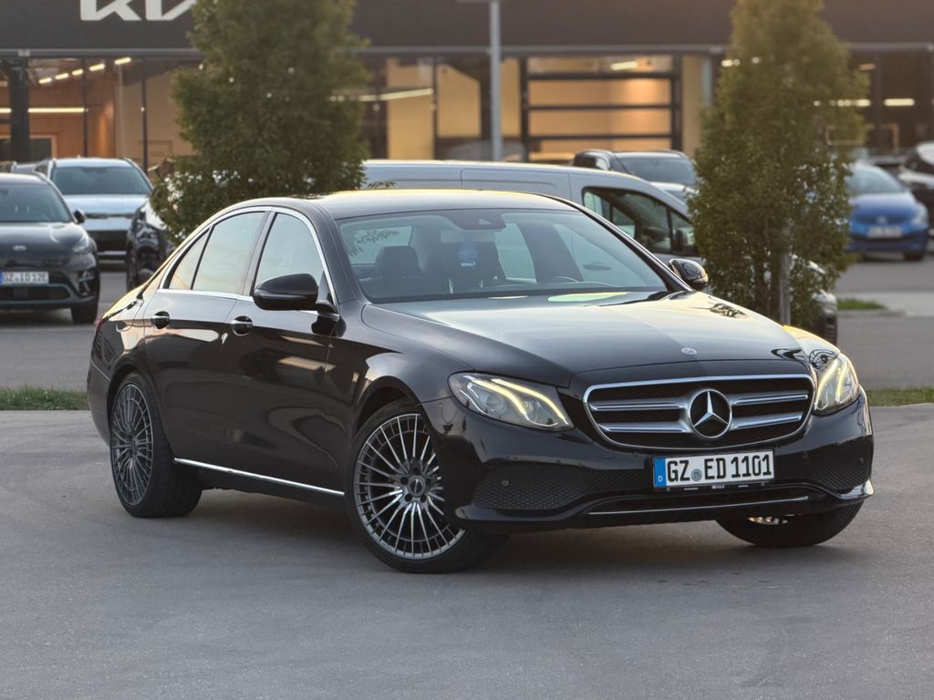 Image of Mercedes-Benz E 220