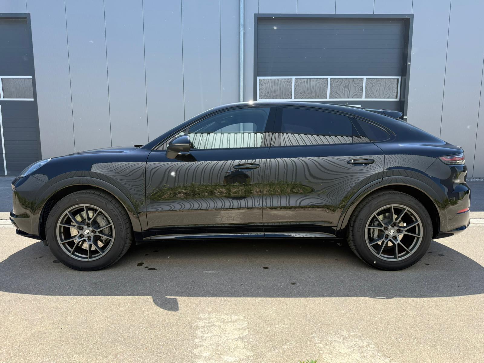 Porsche Cayenne S Coupe+Alu 20+Sport Design+PDCC+InnoDr+