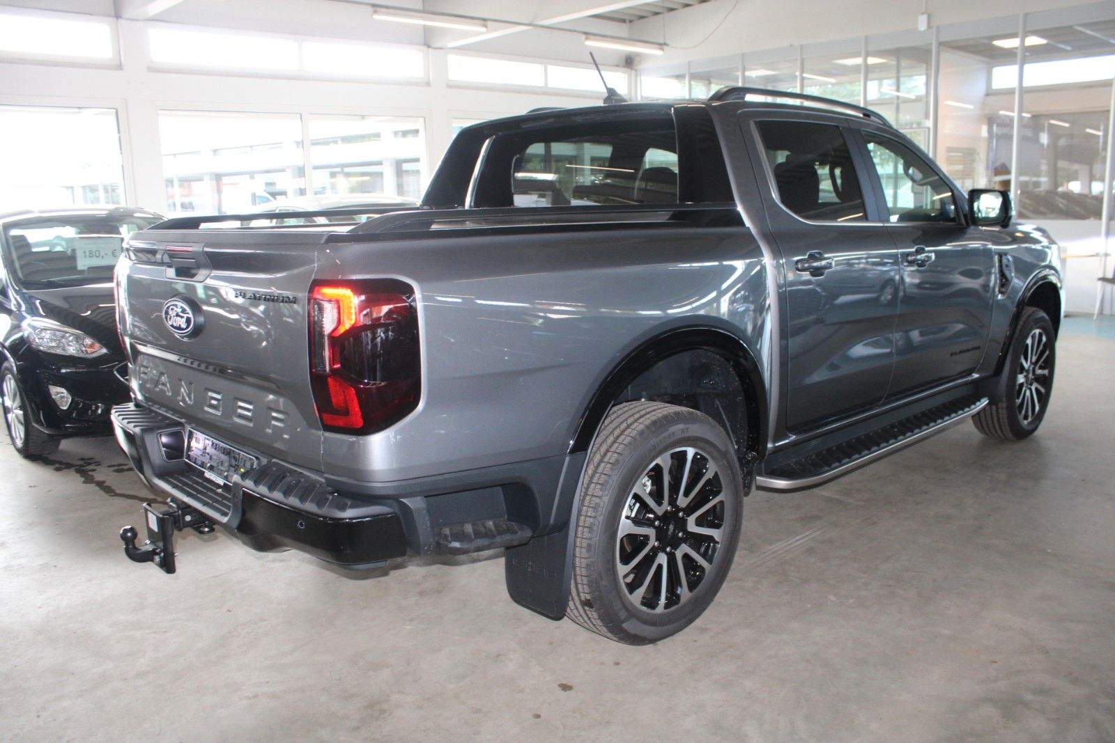 Fahrzeugabbildung Ford Ranger Platinum Automatik LEDER AHK ROLLO STDH