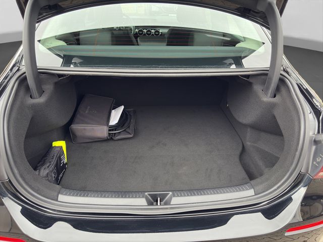 Fahrzeugabbildung Mercedes-Benz A 250 e Navi+MBUX+Spur+CarPlay+DAB