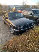 BMW 320i E30 Cabriolet - Standort Ahrensburg - BMW 320 aus 1988 mit Benzin-Antrieb: Cabrio