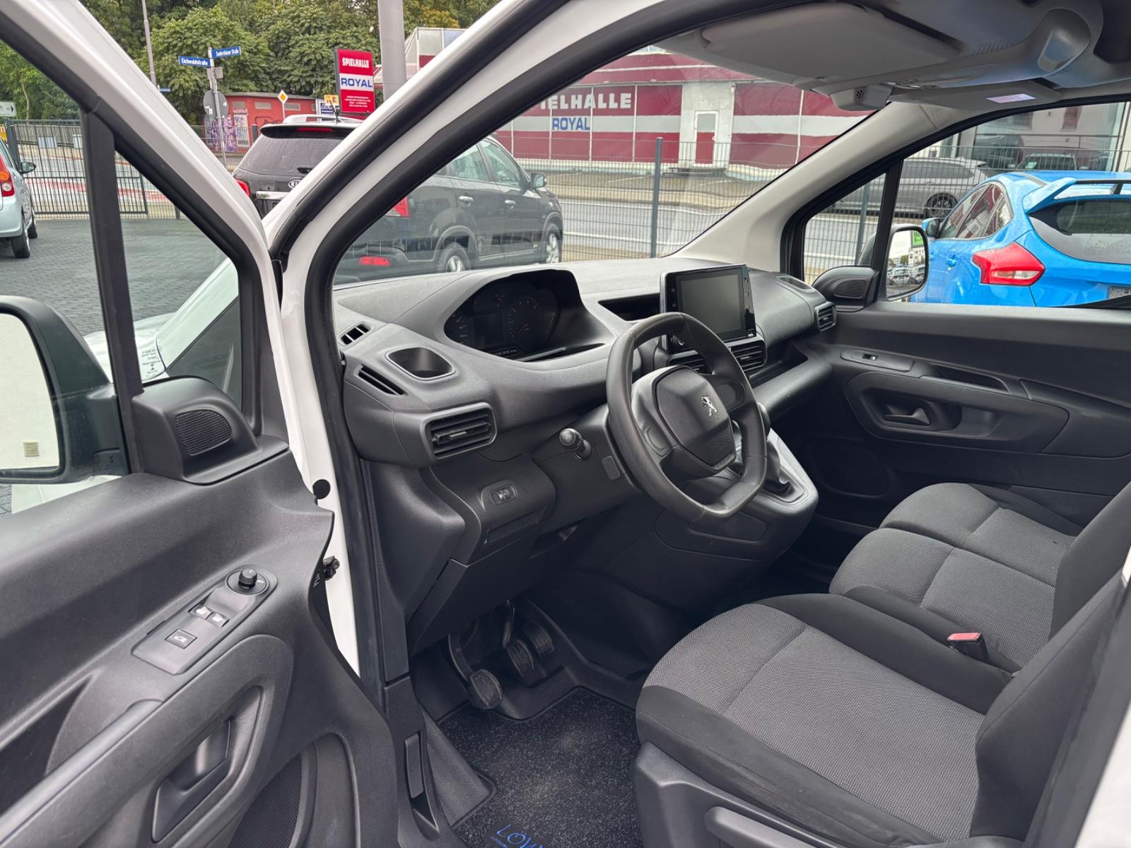 Peugeot Partner Grip L2 / 3 Sitzplätze
