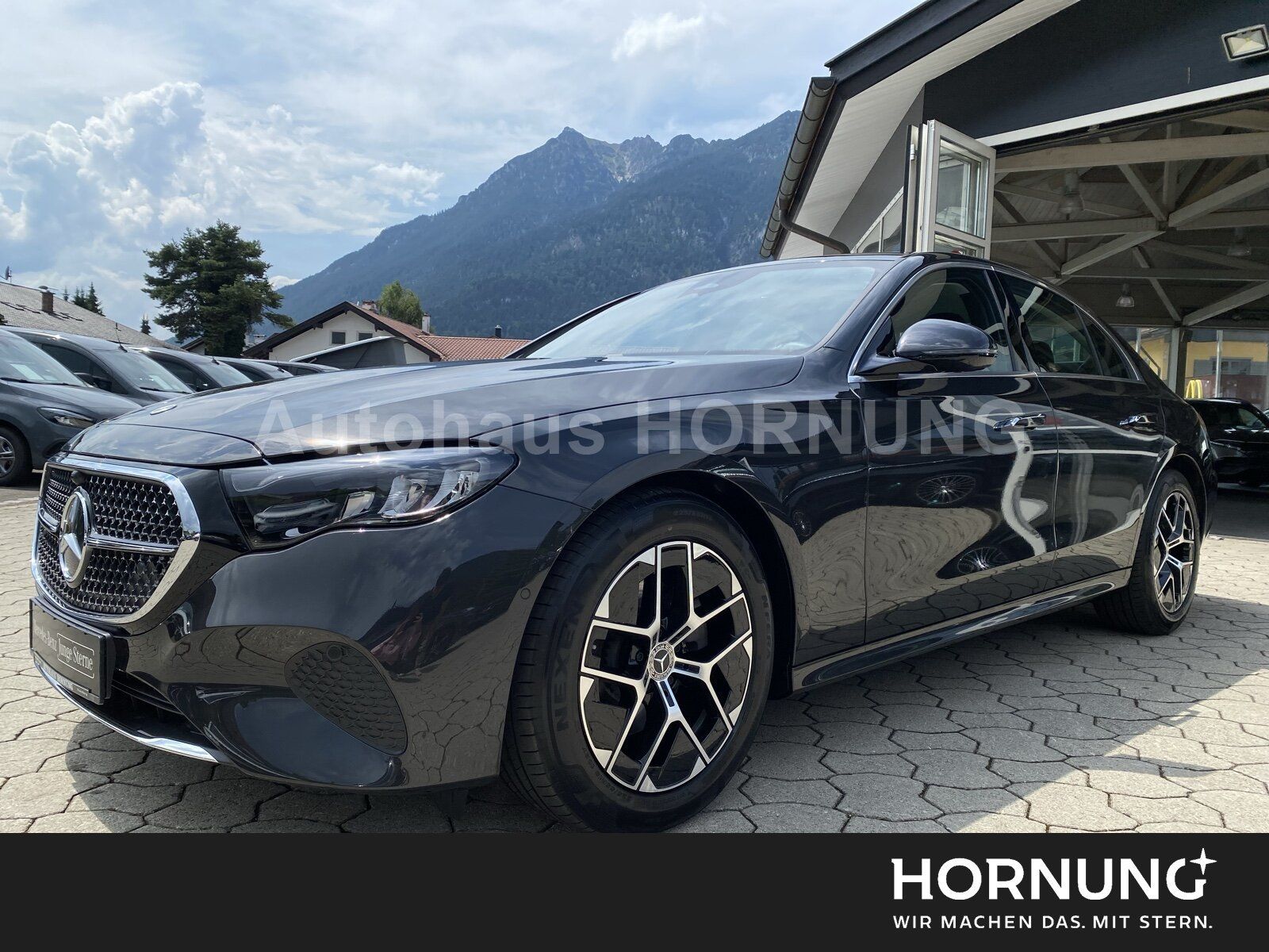 Mercedes-Benz E220d Limousine AVANDGARDE ADV DISTR AHK LED KGO