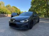 Volkswagen Golf 2.0 TDI DSG Highline R-Line 8Fach LED NAV - Volkswagen Golf Limousine R line mit Diesel-Antrieb