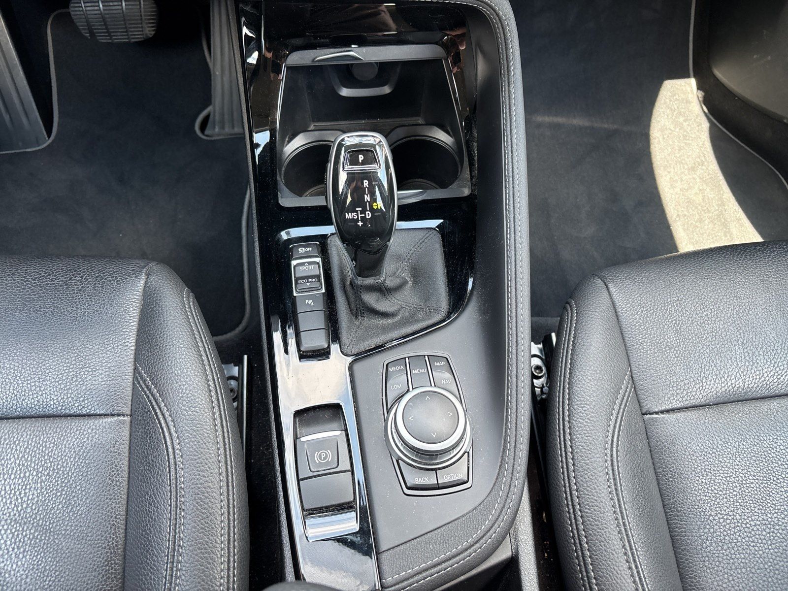 BMW X1 sDrive18d xLine Aut. AHK RKamera Memory LED foto 12
