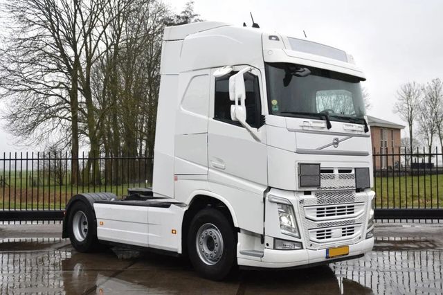 Volvo FH 420 Globetrotter 4x2 - ADR FL - PTO - 569 TKM