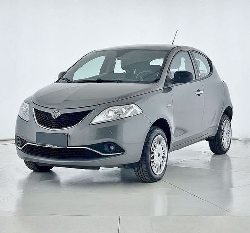 Lancia Ypsilon 0.9 TwinAir 85 CV 5 porte Metano 