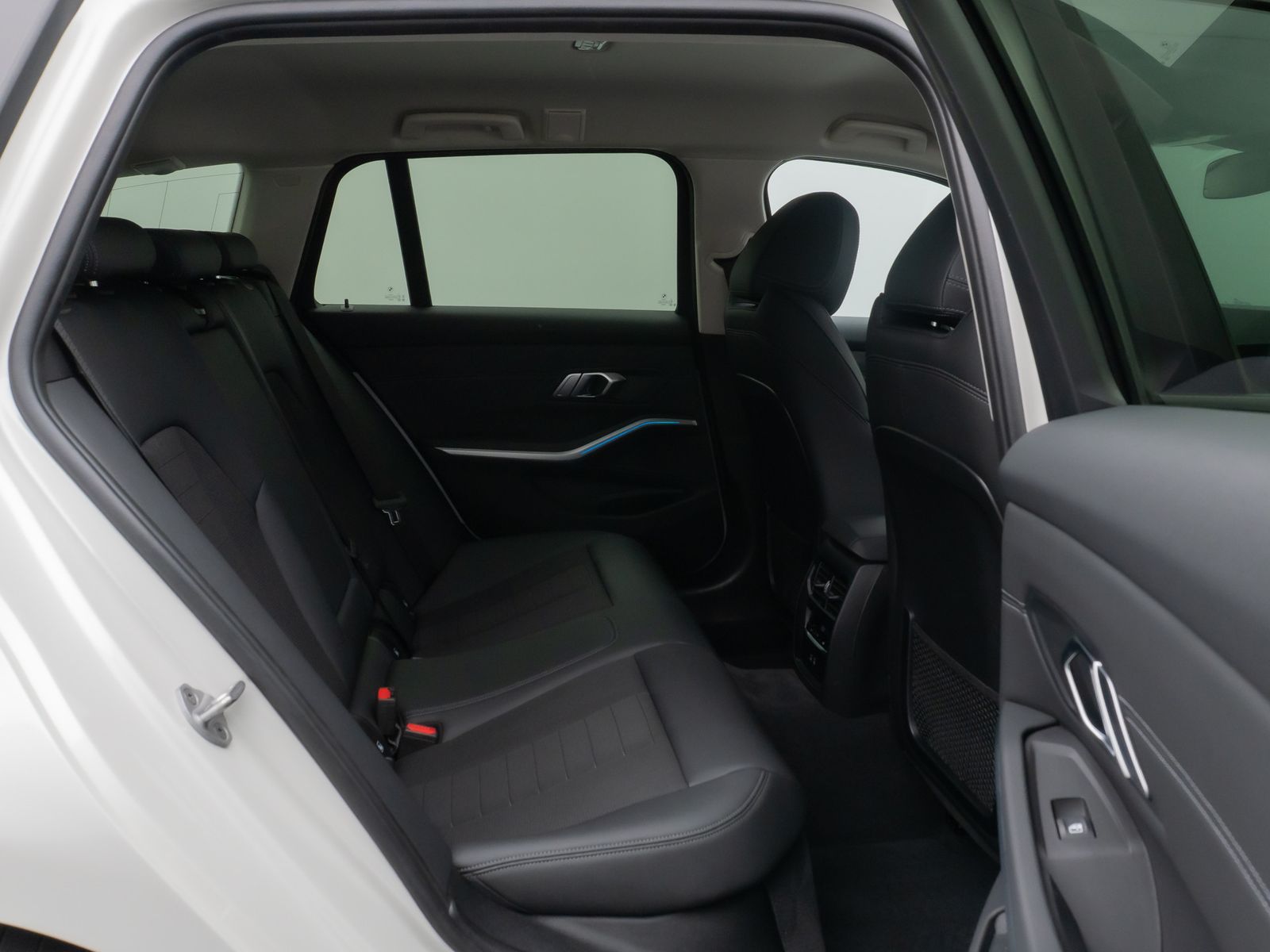 Fahrzeugabbildung BMW 320i DAB Leder MSport AHK Lenkradheizung Sport