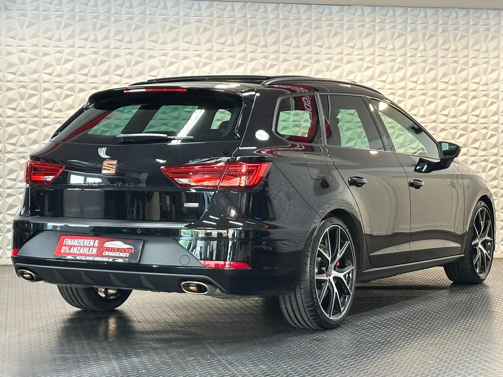 SEAT Leon ST 2.0TSI CUPRA 300 4DRIVE LED#PANO#ACC#SHZ - Image 8
