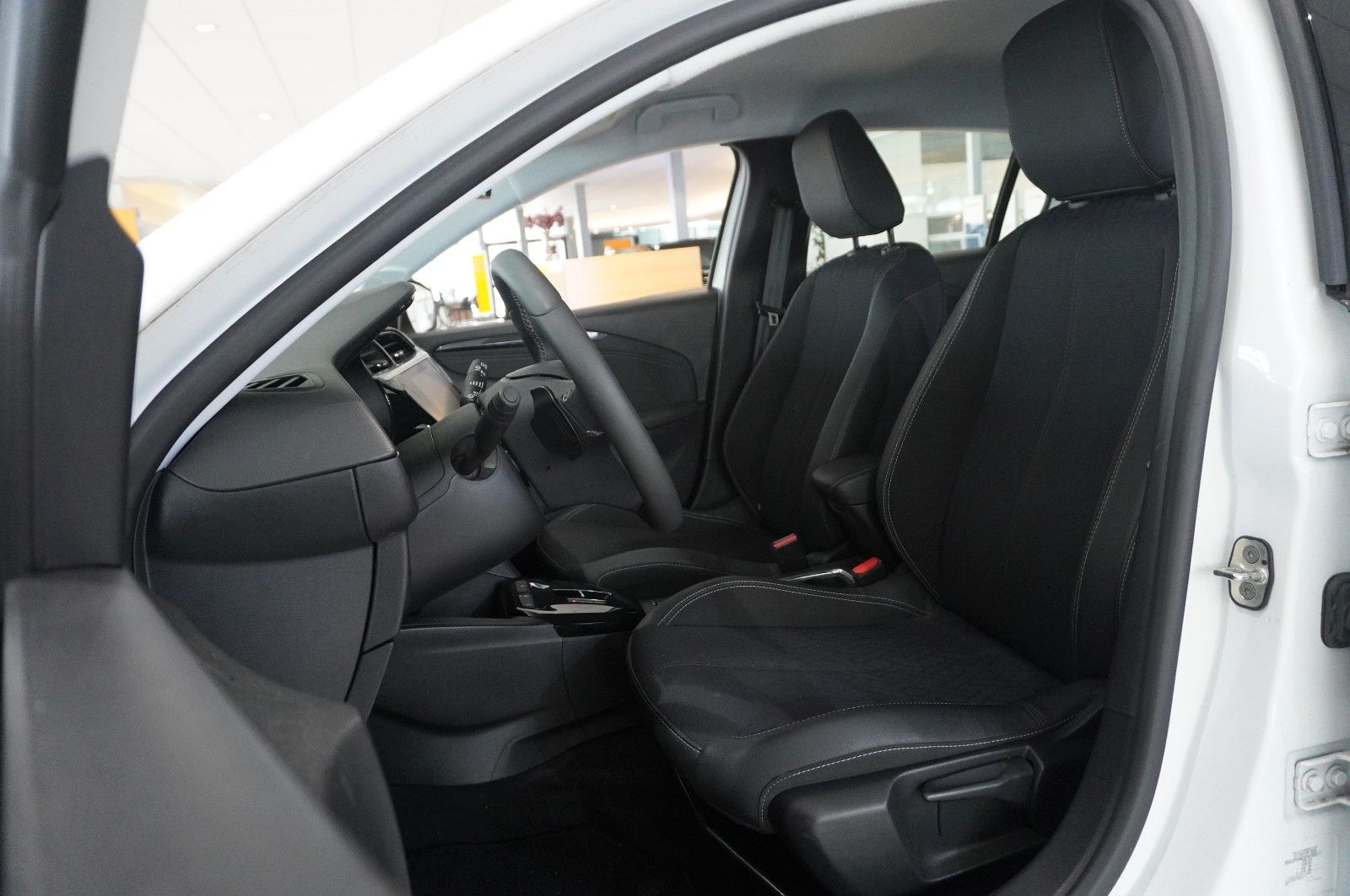 Fahrzeugabbildung Opel Corsa F 1.2T ELEGANCE NAVI/LED/VIRT/KAMERA/DAB+
