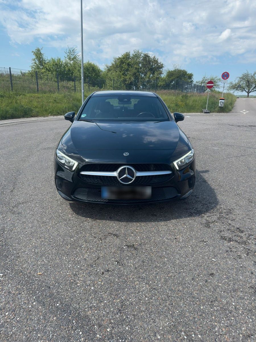 MERCEDES-BENZ Mercedes Benz A 180 Progressive