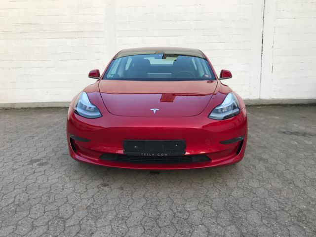 Tesla Model 3 Allrad mit Dualmotor Long Range Autopilo