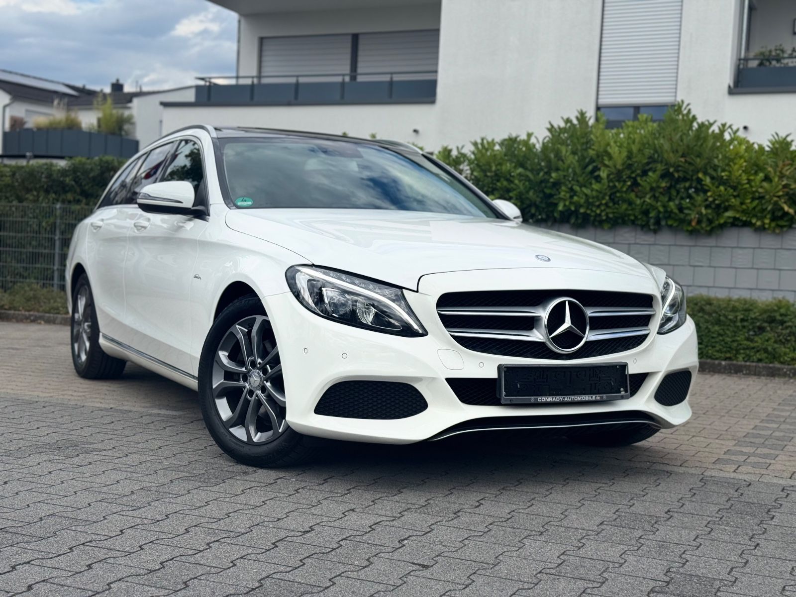 MERCEDES-BENZ C 220d*Panorama*LED*AHK*SERVICE Neu!