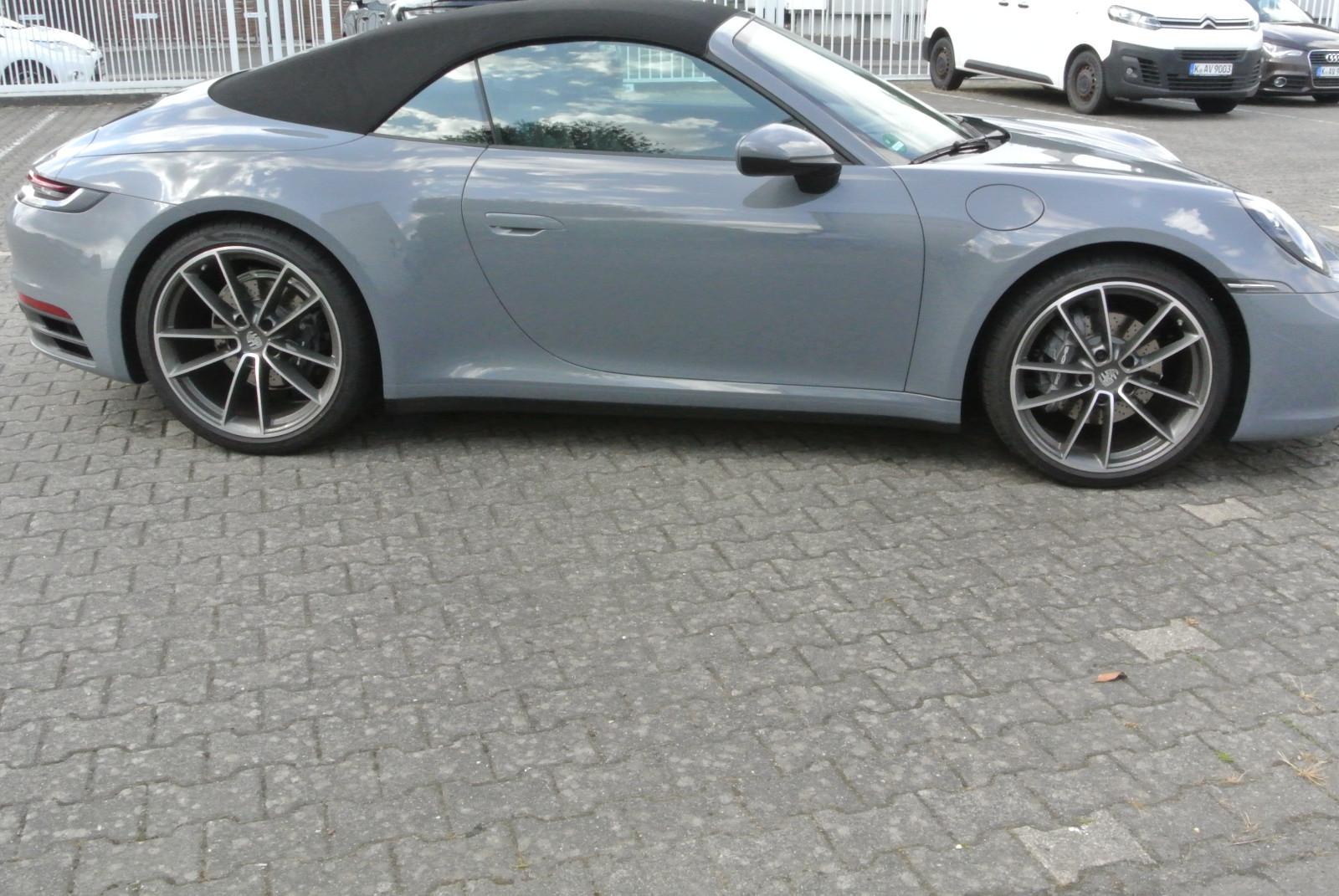 Porsche 992 cabrio,bose,21",shz,abgas,vollleder,kamera