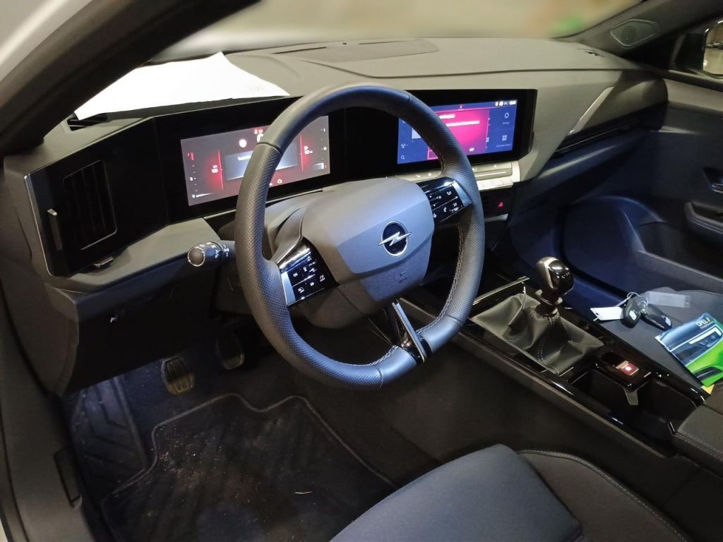 Fahrzeugabbildung Opel Astra Sports Tourer 1.2 Turbo GS