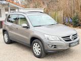 Volkswagen Tiguan 2.0 TSI 4Motion Track & Field - Volkswagen Tiguan: Field Track
