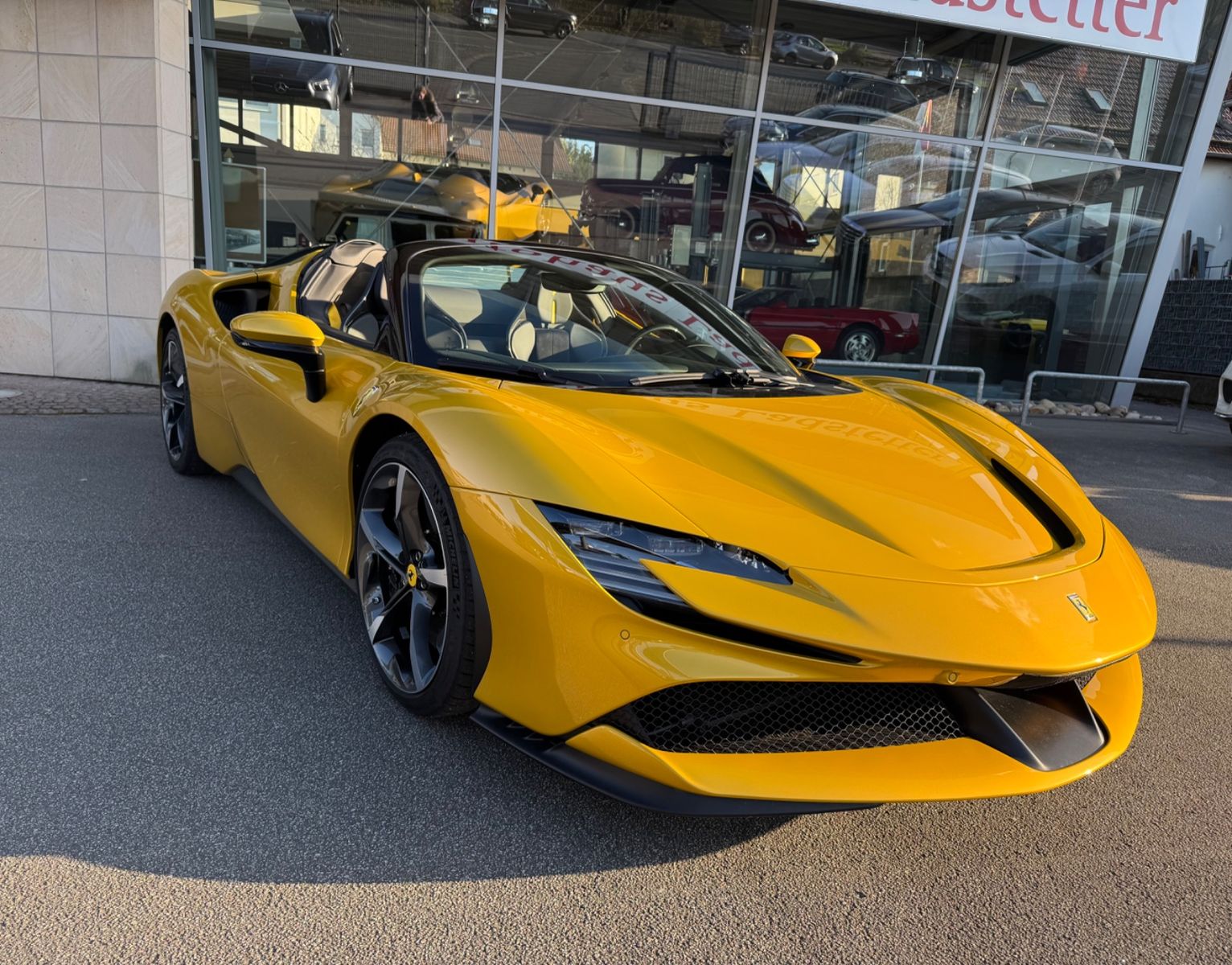 FERRARI SF90