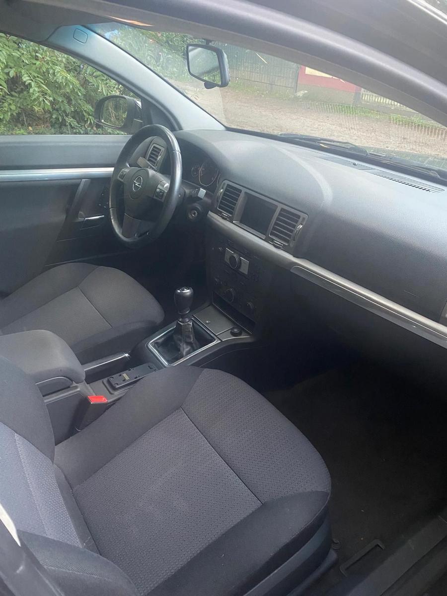 Opel Vectra 2005 — photo 6