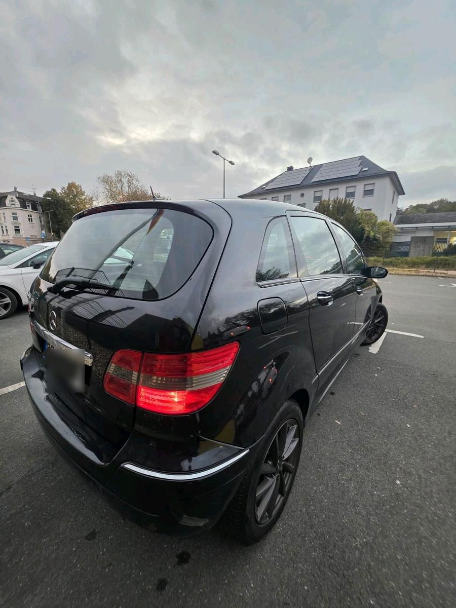 Mercedes-Benz B200 2006 — engine 136 HP (100kW)