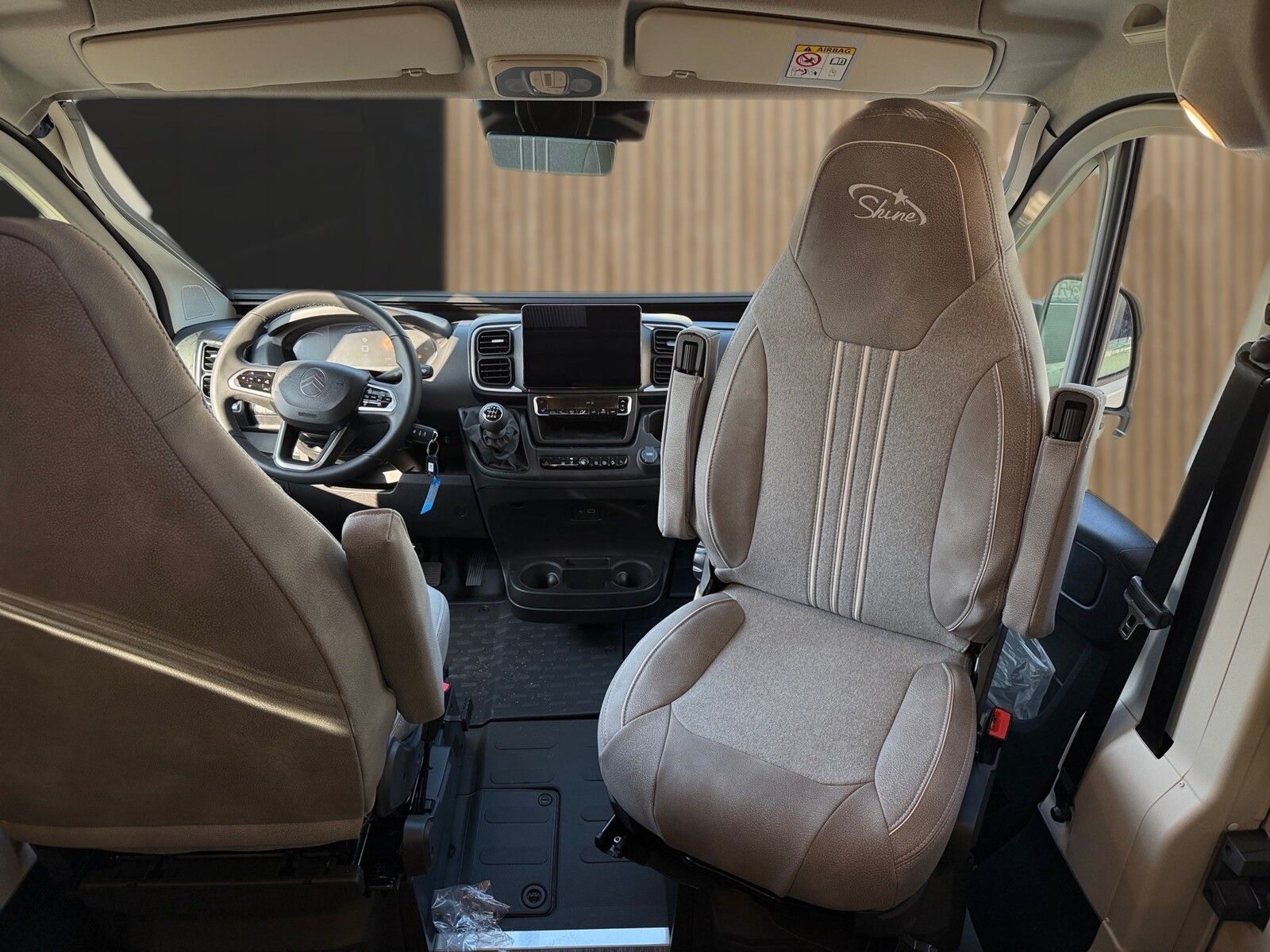 Fahrzeugabbildung Pössl Summit Shine 540 R Citroen 140 PS Premium Paket