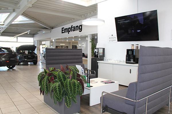 showroom-image-top