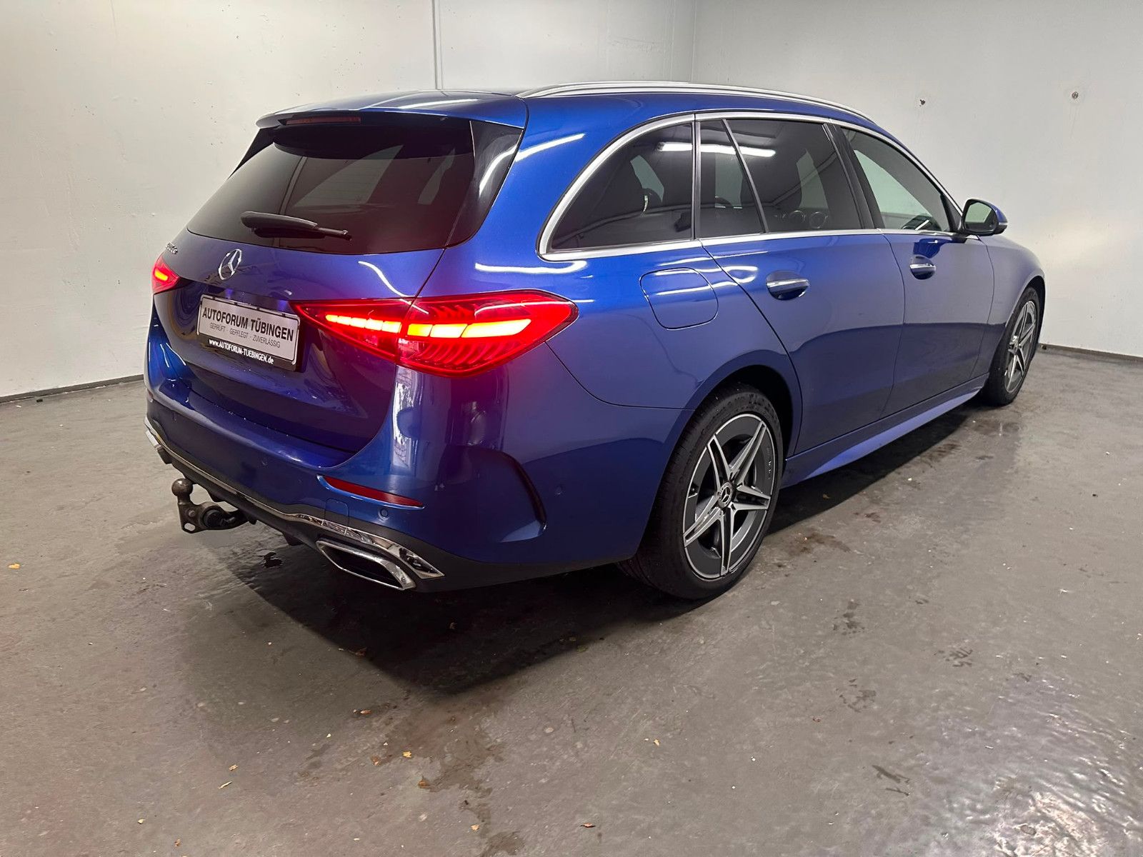 Fahrzeugabbildung Mercedes-Benz C 300 de T *AMG-LINE*MASSAGE*AHK*360*KEYGO*PANO