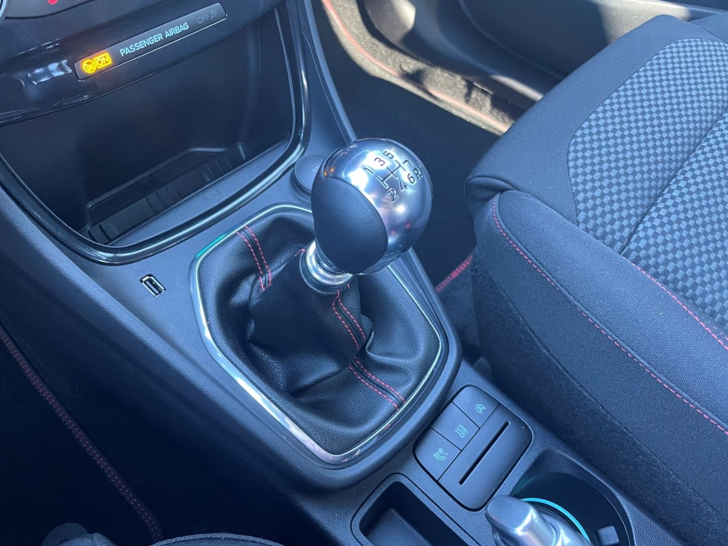 Fahrzeugabbildung Ford Puma ST-Line Mild Hybrid LED Navi Tempomat DAB