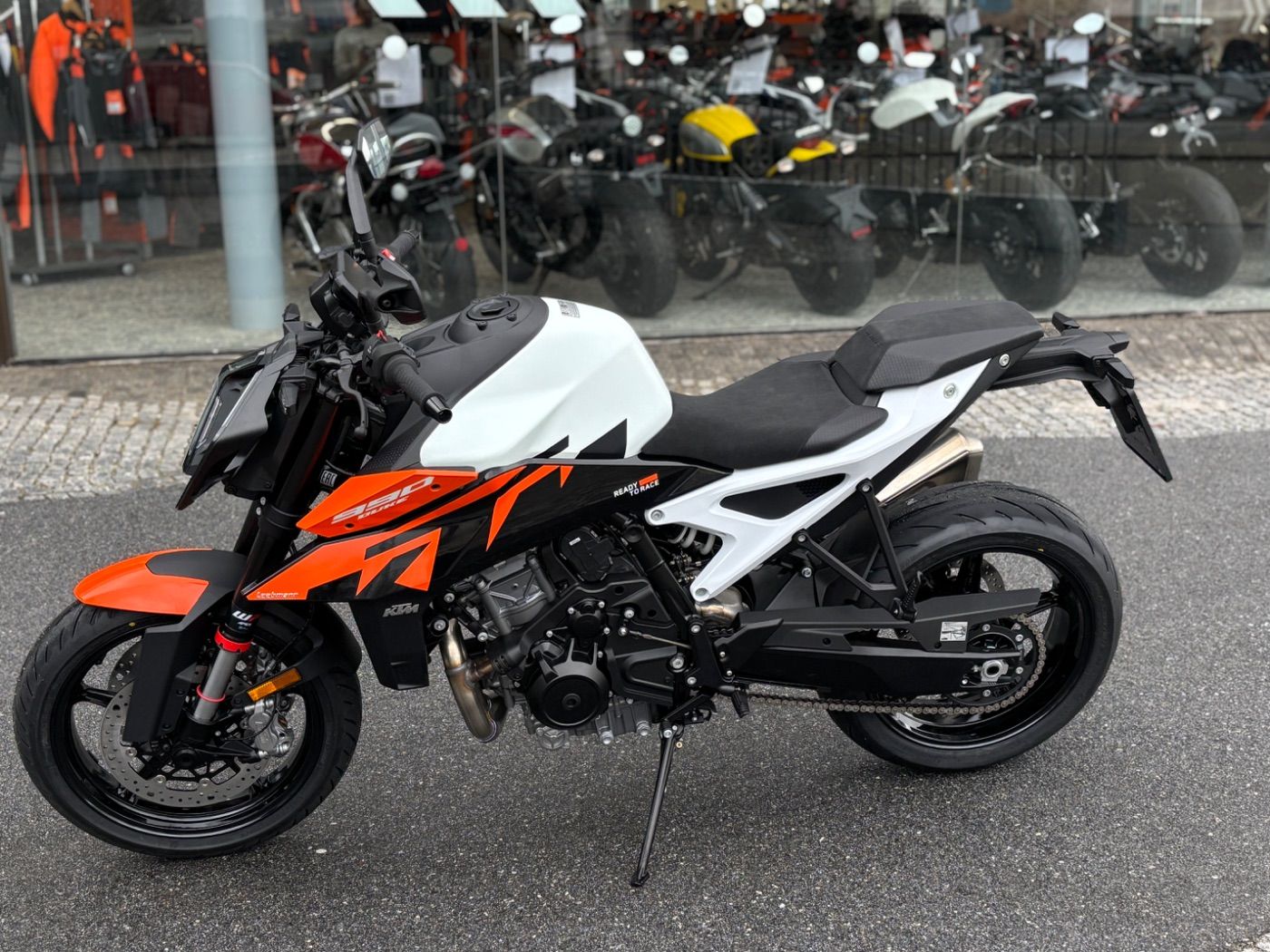 Fahrzeugabbildung KTM 990 Duke Modell 2026