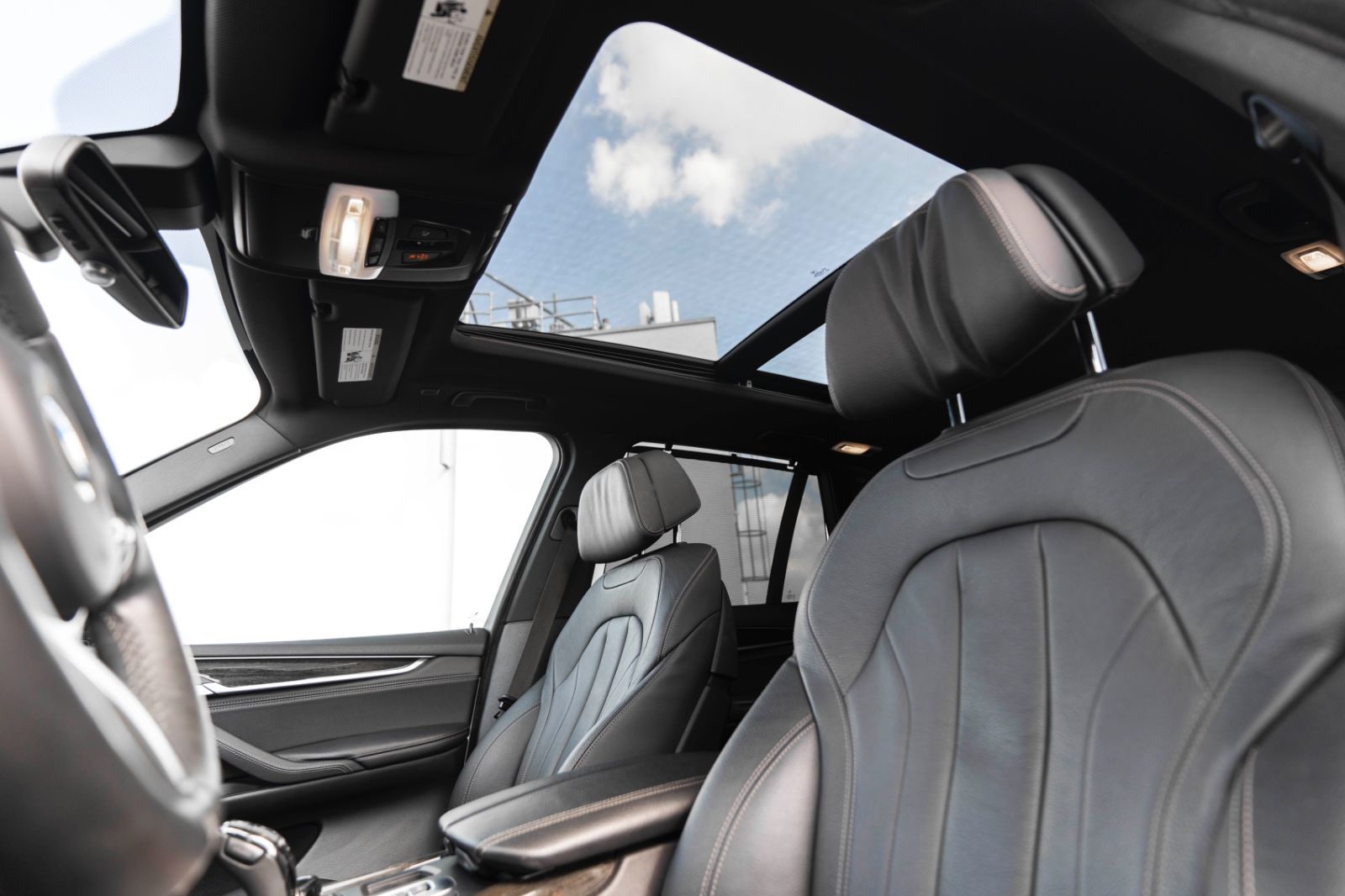 Fahrzeugabbildung BMW X5 XDrive 35d M-SPORTPAKET H&K HUD 360° CARPLAY