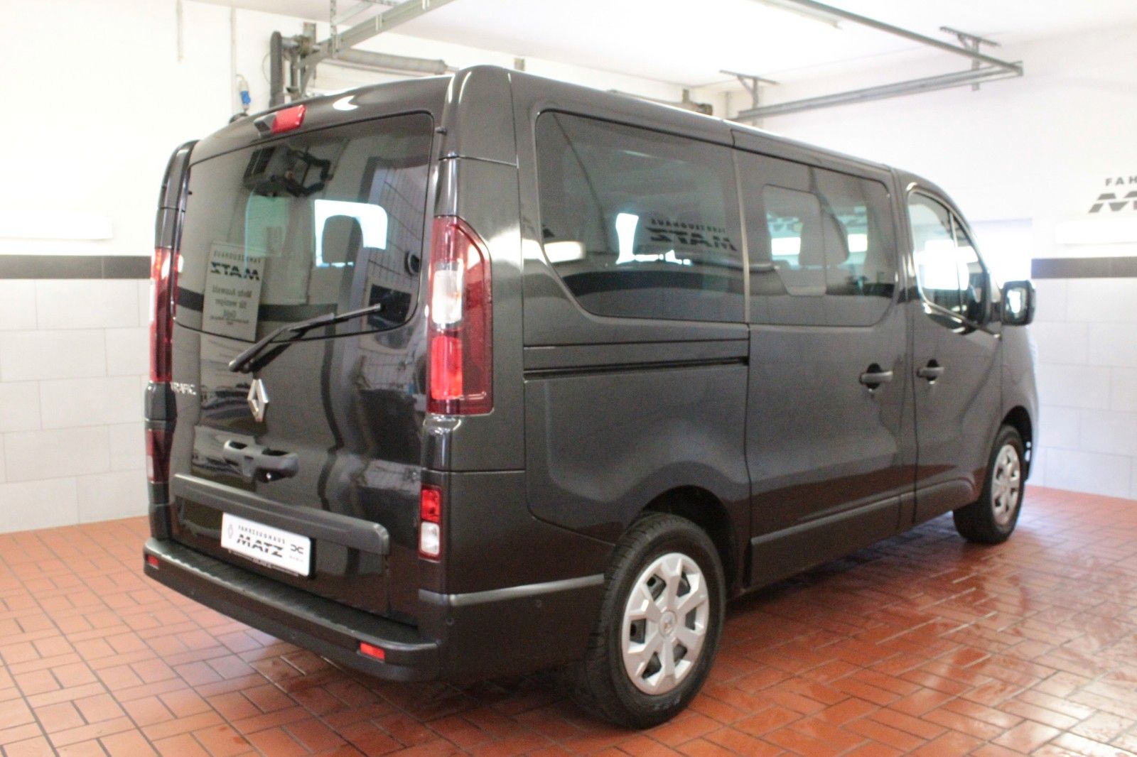 Fahrzeugabbildung Renault Trafic Blue dCi 150 EDC Life*Automatik*9-Sitzer*