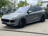 Porsche Cayenne S Diesel/PANO/SAGA/Sport Design Paket - Porsche in Freiburg