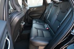 Fahrzeugabbildung Volvo XC60 B4 D AWD R-Design*STDHZG*360°*H&K*AHK