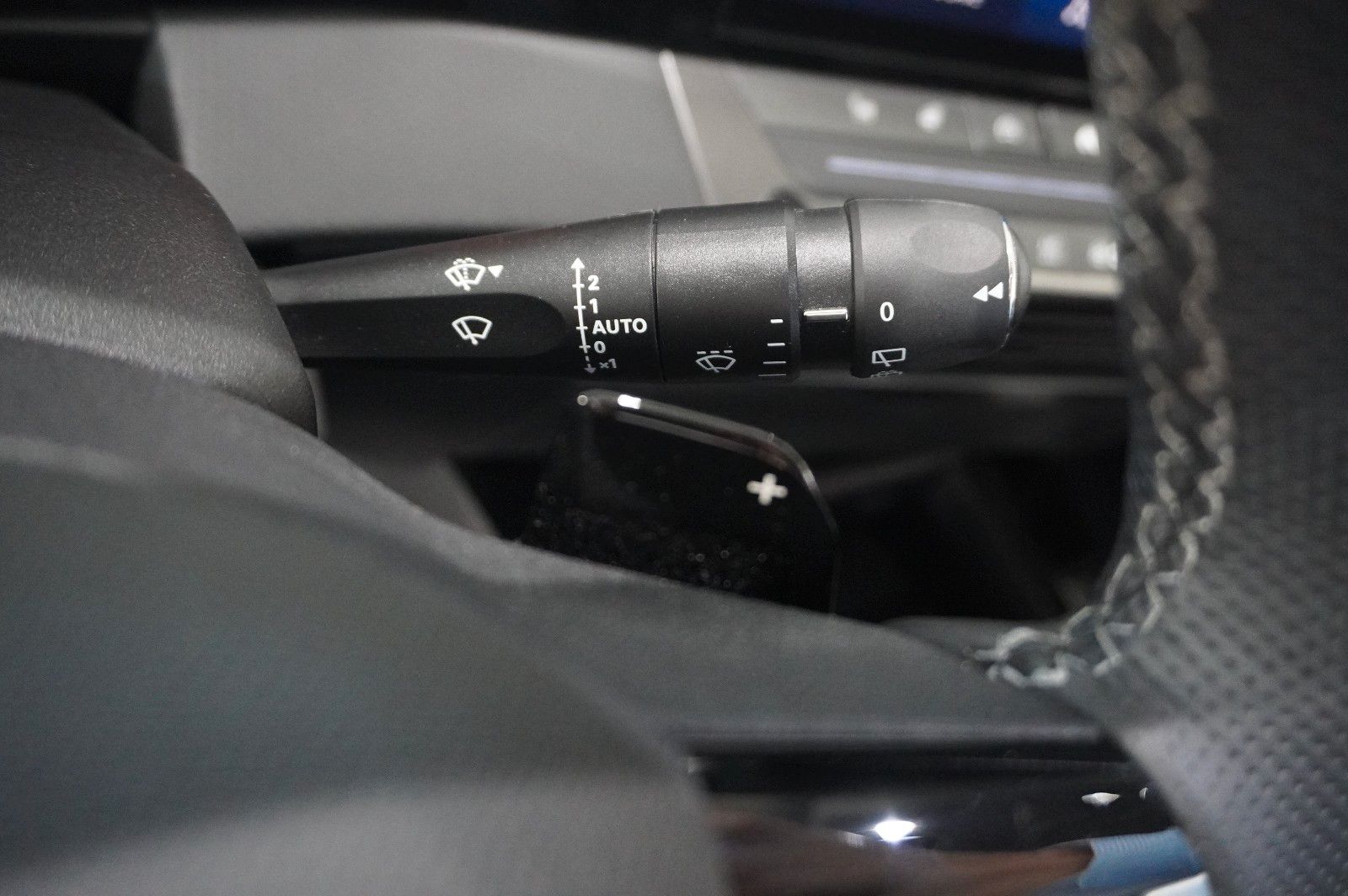 Fahrzeugabbildung Opel Astra L Lim. 1.6 HYBRID ELEGANCE NAVI/LED/SH/AHK
